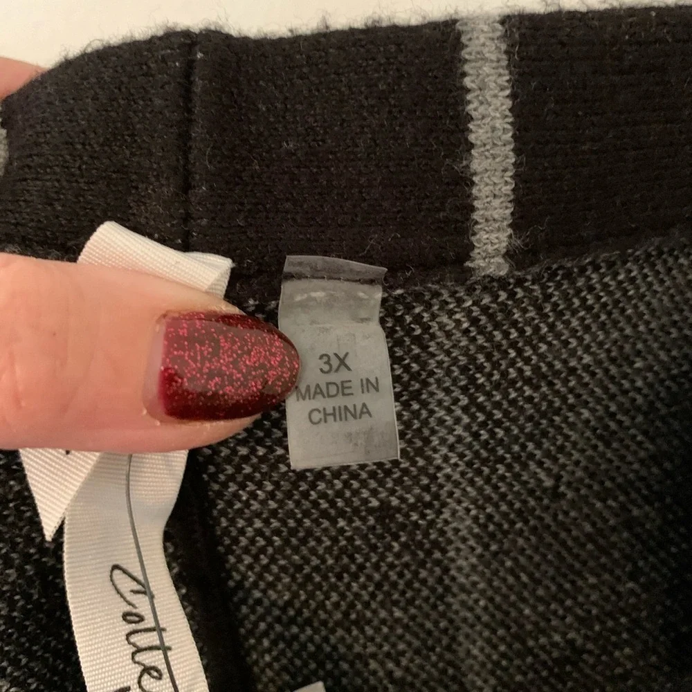 NY COLLECTION black and white NWT sweater skirt